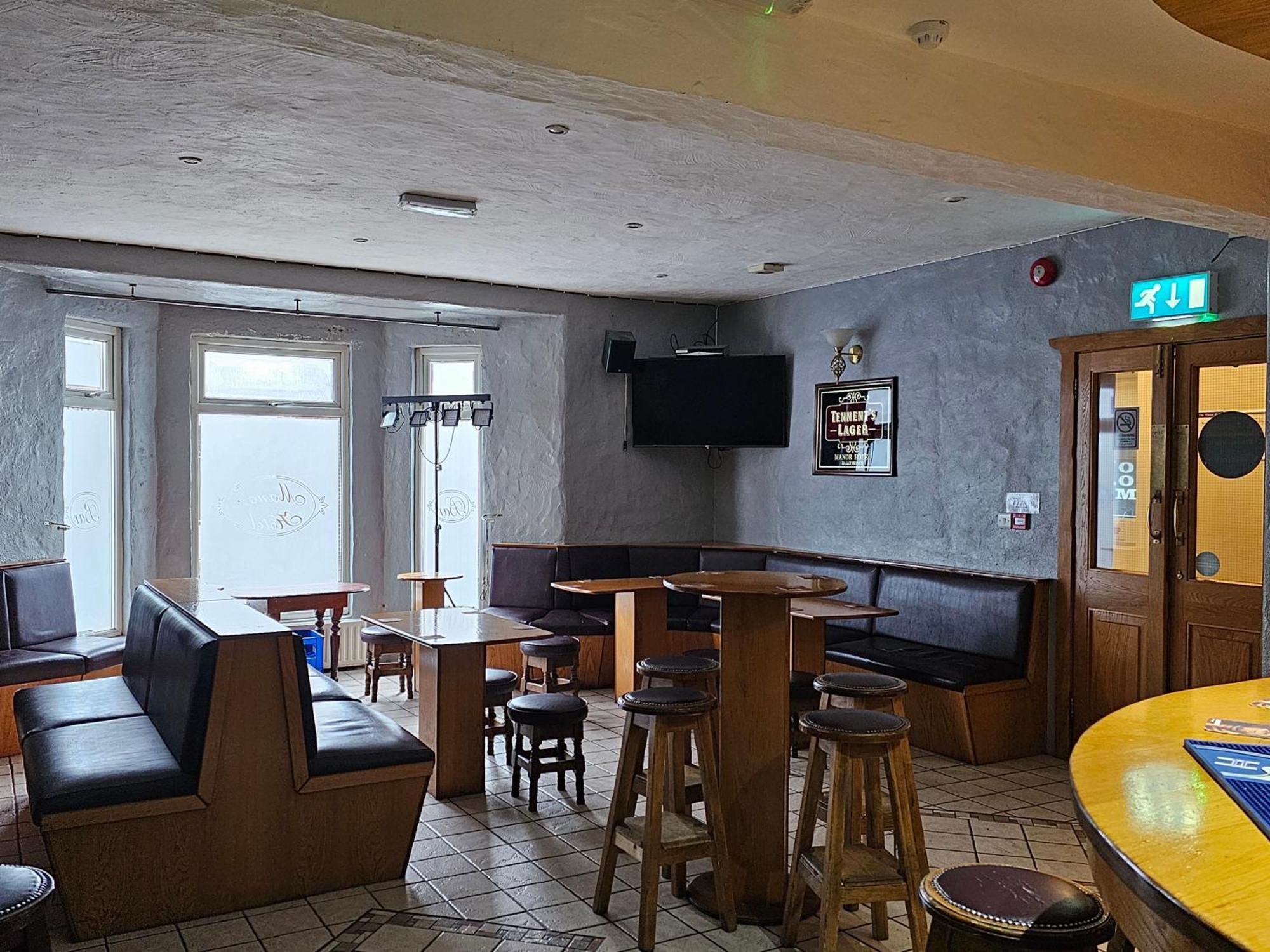 Manor Hotel Ballymoney Eksteriør bilde